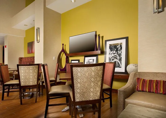 Hampton Inn And Suites San Antonio Airport